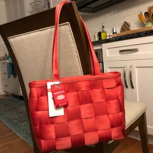 Harvey’s Seatbelt Bag Large Tote in Watermelon